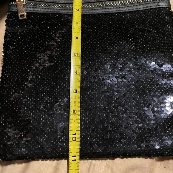 Sasha New York sequence Crossbody purse - Picture 5 of 5